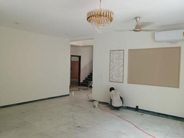 Rental | 5 BHK + Pooja Room,Servant Room,Study Room,Extra Room 315 Sq.Yd. Villa in Nirvana Country