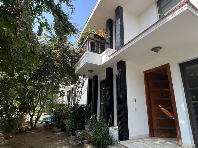 Rental | 5 BHK + Pooja Room,Servant Room,Study Room,Extra Room 750 Sq.Yd. Villa in Vipul Tatvam Villas