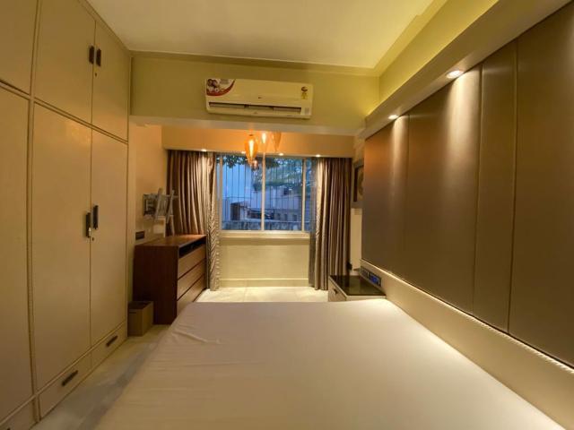 Rental | 5 BHK + Prayer Room 3350 Sq.Ft. Apartment in Cuffe Parade