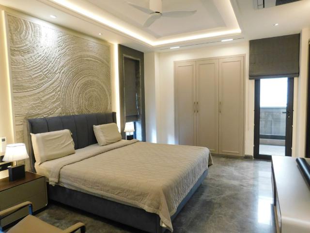 Rental | 5 BHK + Prayer Room,Servant Room,Study Room,Extra Room,Basement,Store Room 5000 Sq.Ft. Penthouse in Vasant Vihar