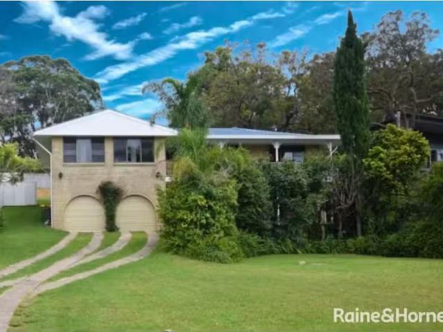 Cozy 5 BR 54 East Crescent, CULBURRA BEACH House for rent Lis.