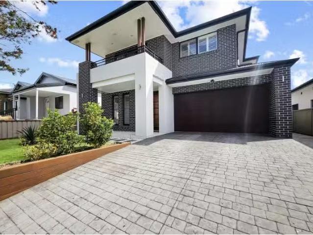 Nice 5 BR 5 Glassop Street, Yagoona House for rent Listed by.