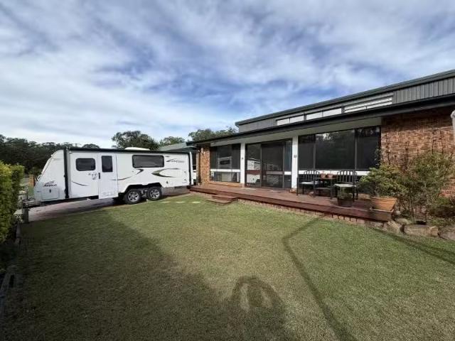 Just in! 5 BR 69 Fencott Drive, Jewells NSW 2280 House for ren.
