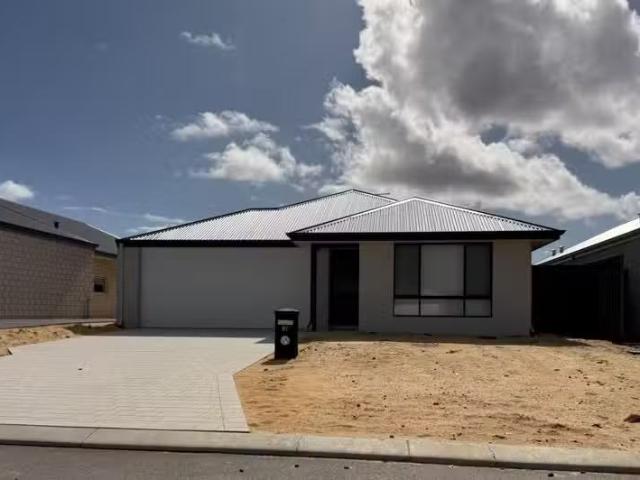 New 5 BR 81 Sharperton Meander, Dudley Park, WA 6210