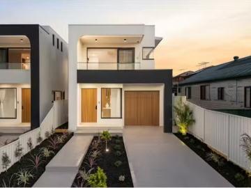 New 5 BR 87A Oxford Street, Smithfield Townhouse for rent Lis.