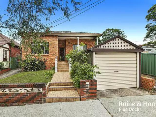 Deal! 5 BR 104 Crinan Street, Hurlstone Park, NSW 2193