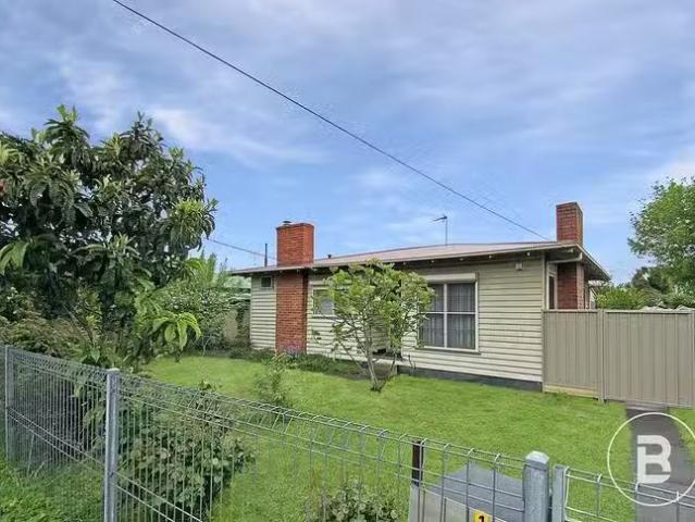For Rent! 5 BR 1200 Grevillea Road, Wendouree, VIC 3355