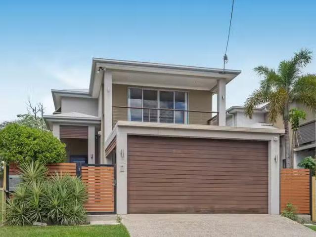 Cozy 5 BR 12 Biggs Street, EAST BRISBANE, QLD 4169 House for.