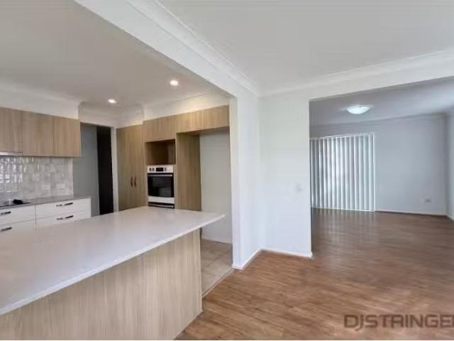 Charming 5 BR 18 Florence Street, Tweed Heads House for rent.