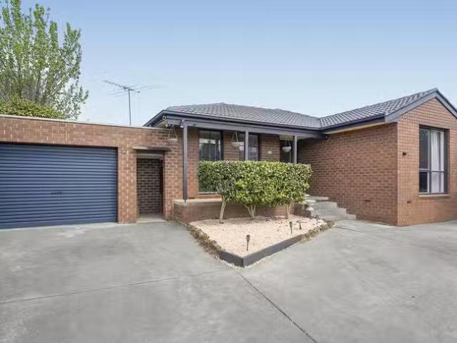 Charming 5 BR 23 Belindavale Drive, Knoxfield, VIC 3180