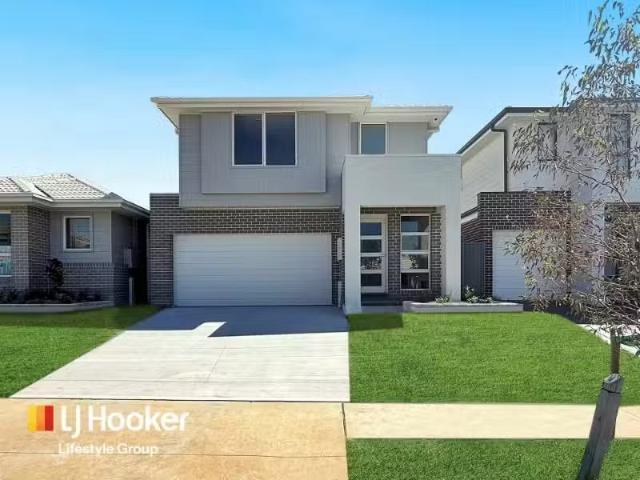 For Rent! 5 BR 29 Giovanni St, Oran Park House for rent Liste.