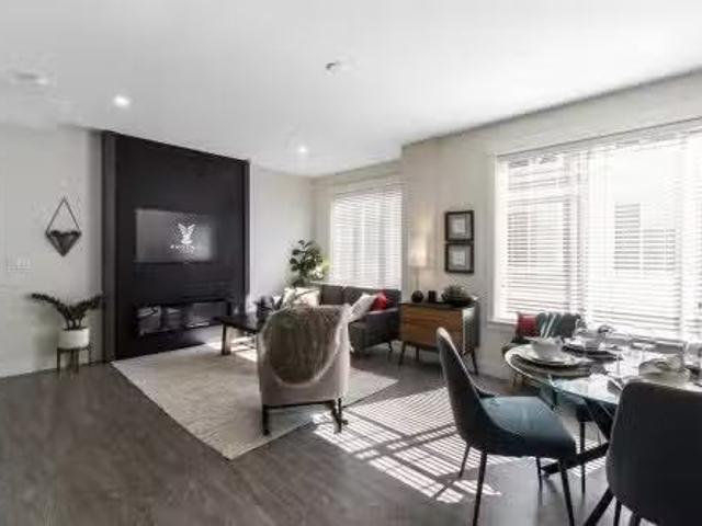 For Rent! 5 BR B Street, Surrey, BC, V4N 0G7 house for lease.