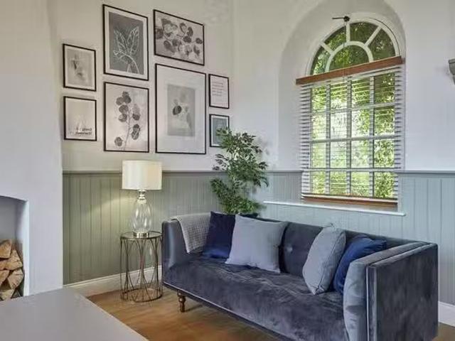 For Rent! 5 BR Dunsley Lane
