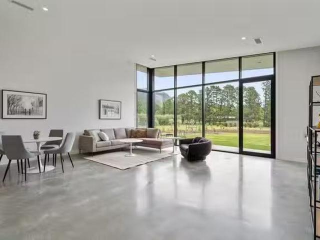 Cozy 5 BR Palisade Court