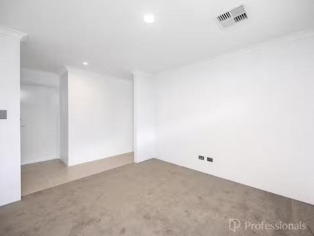 Cozy 5 Burnish Approach, Henley Brook, WA 6055