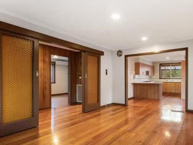 Nice 5 Elsum Avenue, Deer Park VIC 3023