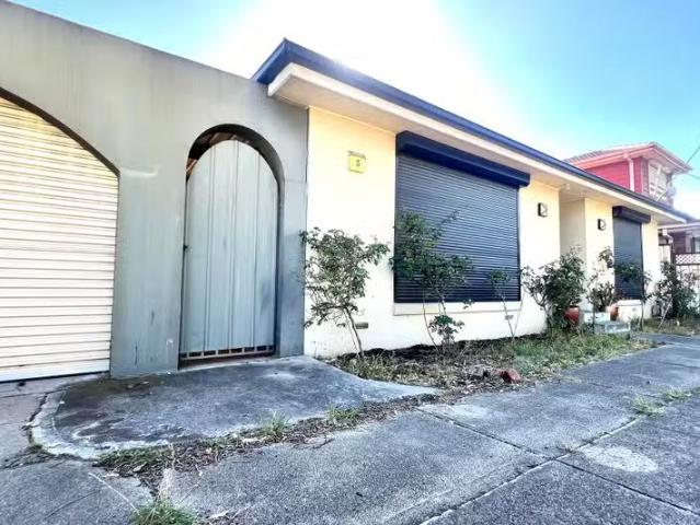 Just in! 5 Kings Road, Kings Park VIC 3021