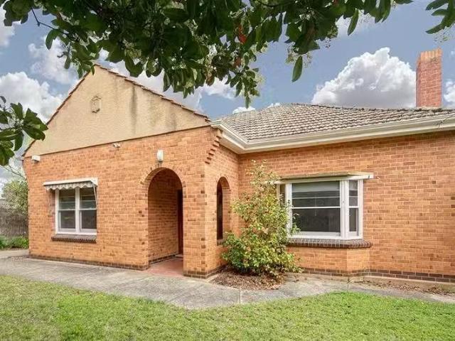 Deal! 5 Lockwood Road, ERINDALE, SA 5066 House for Rent