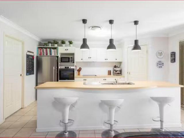 Cheap 5 Maddison Place, THE GAP, QLD 4061 House for Rent