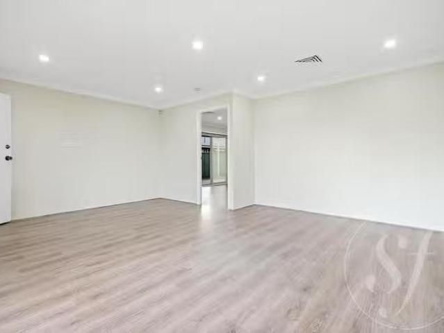 For Rent! 5 Morgan Place, Glendenning, NSW 2761