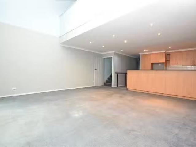 Cheap 5 Nicholson Place, Melbourne, VIC 3000