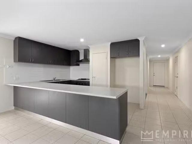 Charming 5 Pearl Pass, Wellard, WA 6170