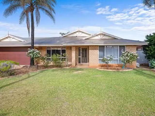 For Rent! 5 Riverina Way, Hannans, WA 6430