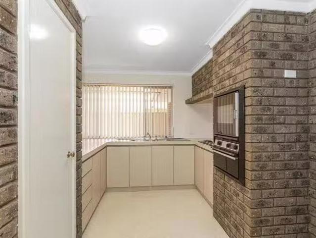 Unique 5A Teece Place, Hamilton Hill, WA 6163