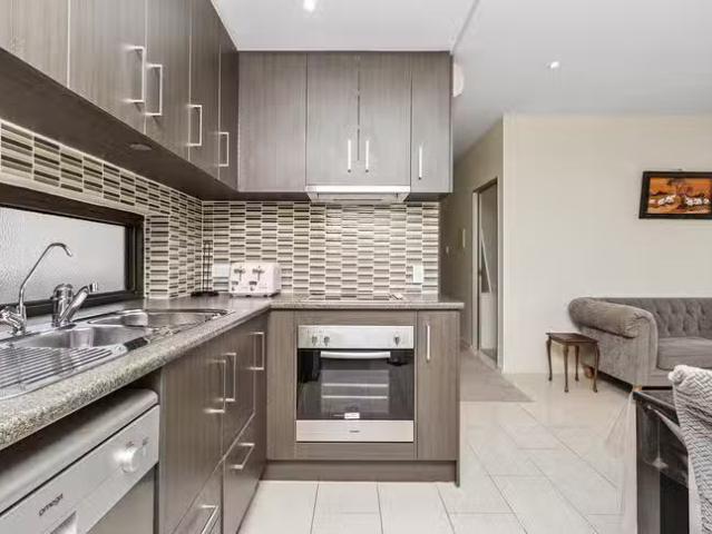 Charming 5E/18 Main Street, Mawson Lakes, SA 5095