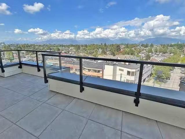 Unique 60118197 3068 Kingsway