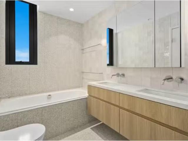 Just in! 602/15 Crown Street, Wollongong Apartment for rent L.