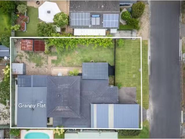 Charming 60 Carpenter Street, Umina Beach House for rent List.
