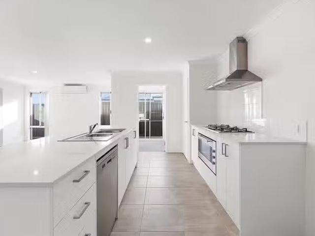 For Rent! 60 Cloudberry Crescent, Upper Swan, WA 6069