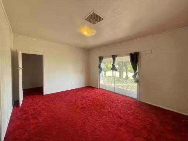 Unique 60 Sam Street, Forbes House for rent Listed by Hayley.