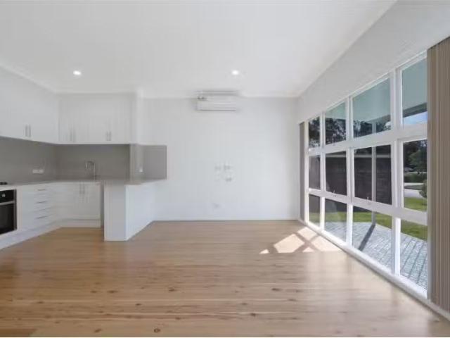 Unique 60 Robert Street, ARGENTON House for rent Listed by To.