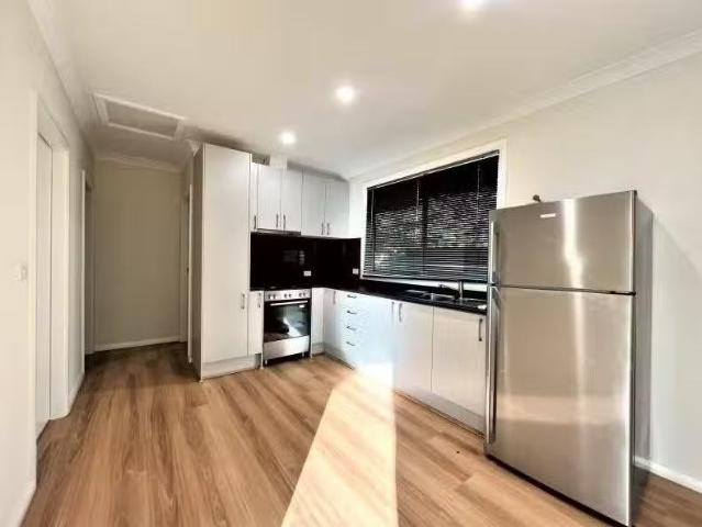 Cheap 60a Barker Street, CAMBRIDGE PARK, NSW 2747 House for.