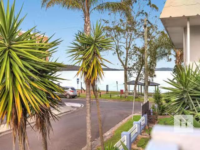 Nice 6/15 Beach Parade, Canton Beach, NSW 2263