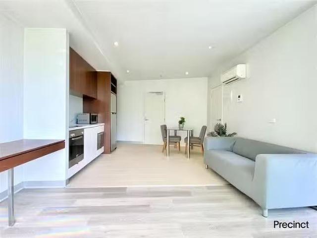 Just in! 610/565 Flinders Street, Melbourne, VIC 3000