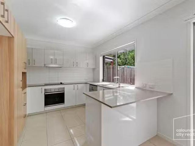 Cozy 61/17 Greensboro Place, Little Mountain, QLD 4551