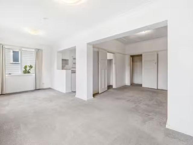 Cozy 61 Duntroon Avenue, Roseville NSW 2069