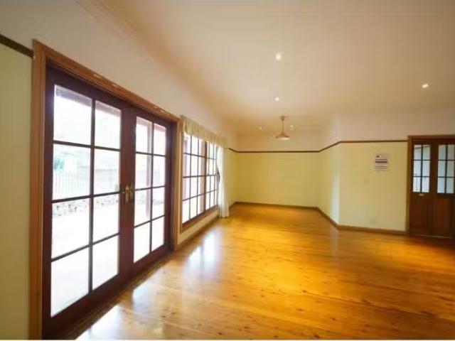 Deal! 61 Speers Road, North Rocks House for rent Listed by Li.