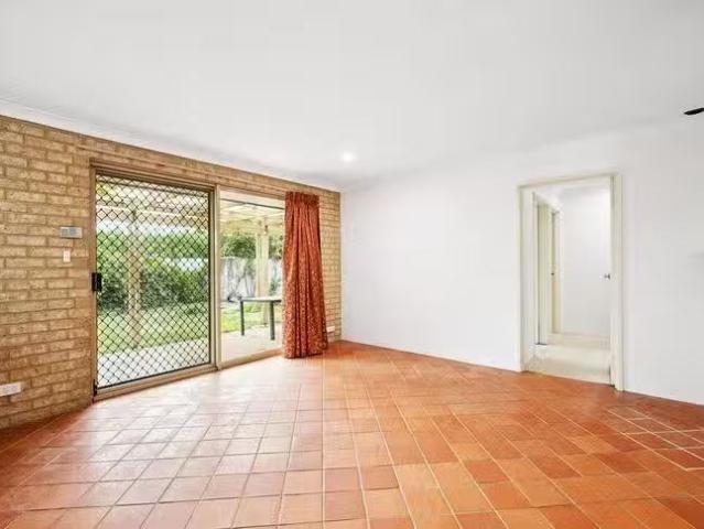 Rental! 61B Alness Street, Applecross, WA 6153