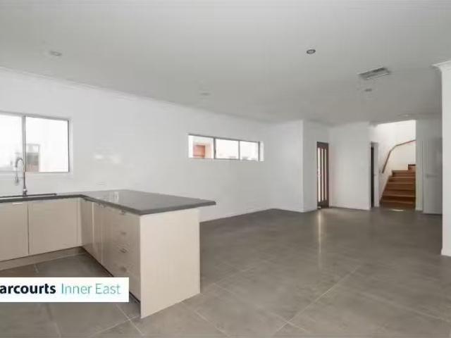 Deal! 6/25 Mullens Street, HAWTHORNE Townhouse for rent Liste.