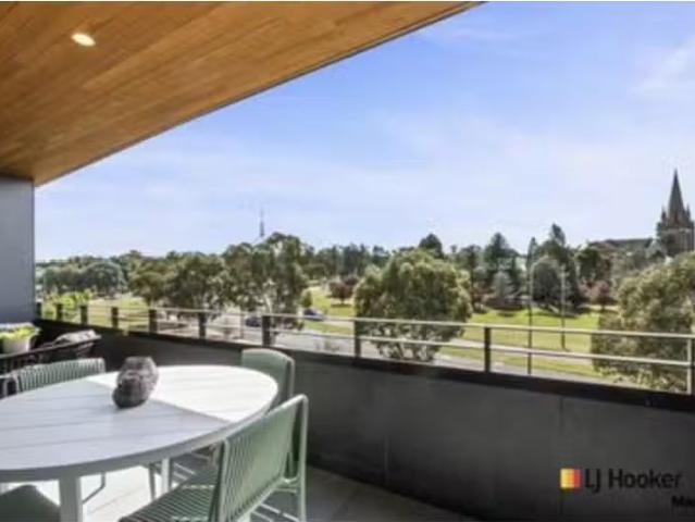 Charming 62/7 State Circle, Forrest Apartment for rent Listed.
