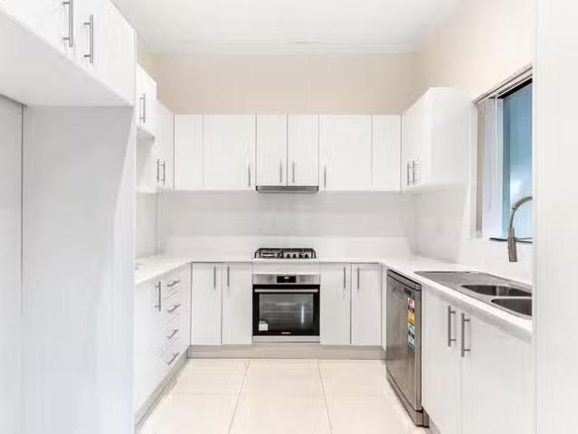 Unique 6/28 Canonbury Grove, Bexley North, NSW 2207