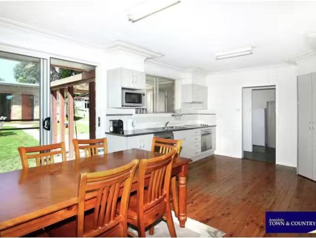 Deal! 62 Kentucky Street, ARMIDALE House for rent Listed by A.