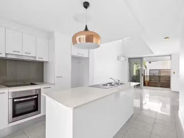 Rental! 6/34 Bridgewater Street, MORNINGSIDE, QLD 4170 Townh.