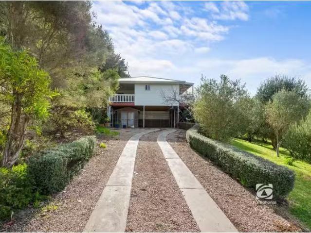 Cheap 63 Bream Road, Lake Tyers Beach House for rent Listed b.