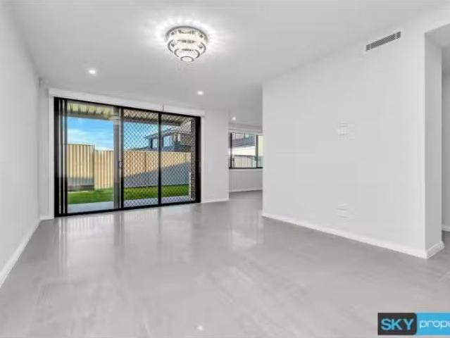 Cheap 63 Mountain Street, The Ponds House for rent Listed by.
