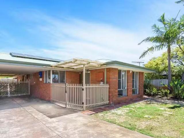 Cozy 64 Gladstone Road, Leeming, WA 6149